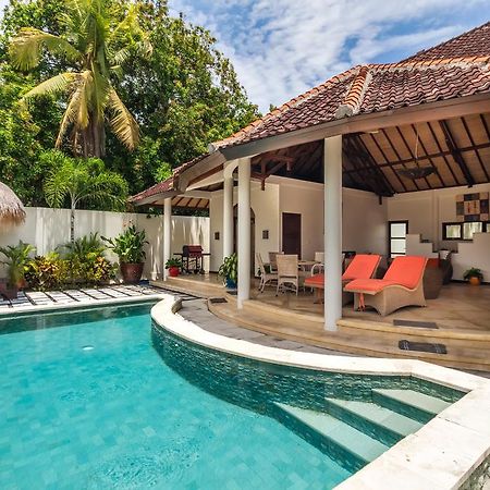 Villa Mojo Гили Мено Екстериор снимка